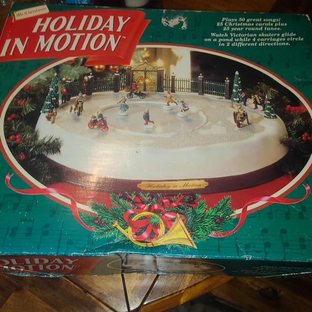 Vintage 1996 motion Musical Holiday In Motion Christmas Winter Ice Skating Scene